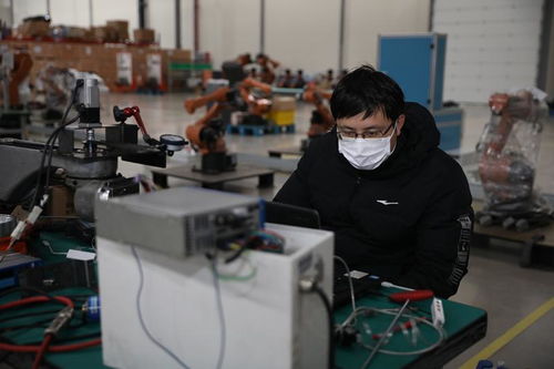 上海高科技企業(yè)復(fù)工 機(jī)器人生產(chǎn)機(jī)器人，智能科技助力經(jīng)濟(jì)復(fù)蘇
